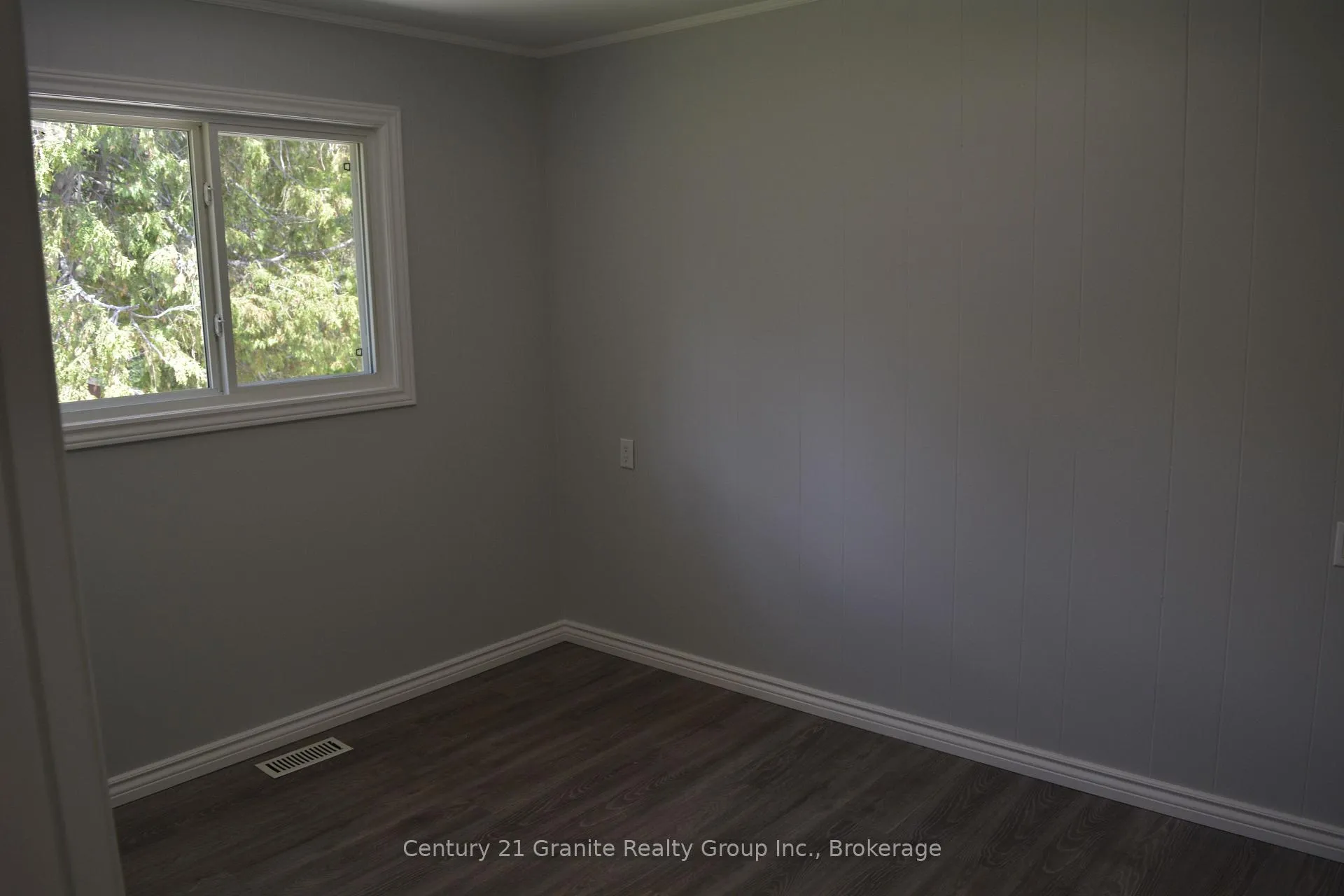 Photo 10 of 671 Hastings Street N, Bancroft, Bancroft Ward — HOMEH