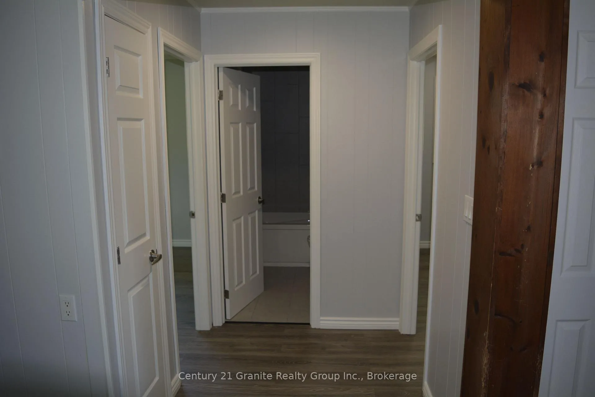 Photo 12 of 671 Hastings Street N, Bancroft, Bancroft Ward — HOMEH