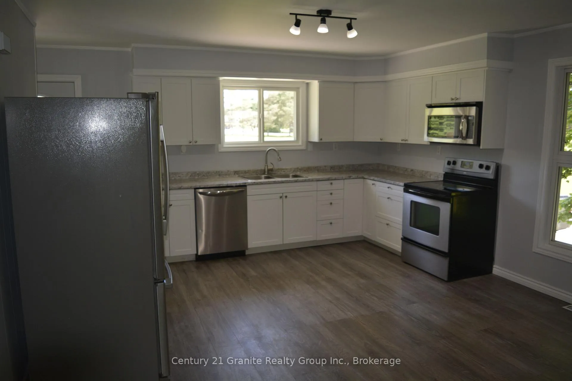 Photo 13 of 671 Hastings Street N, Bancroft, Bancroft Ward — HOMEH