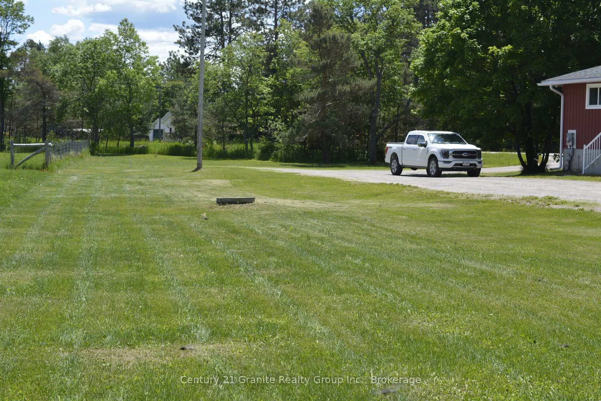 Photo 43 of 671 Hastings Street N, Bancroft, Bancroft Ward — HOMEH