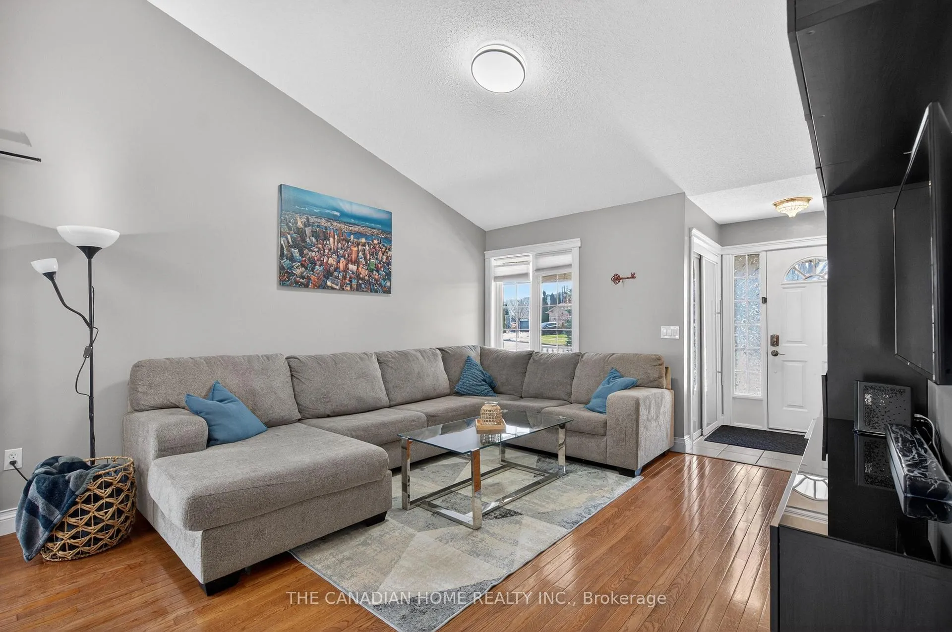 Photo 18 of 339 Kerwood Drive, Cambridge — HOMEH