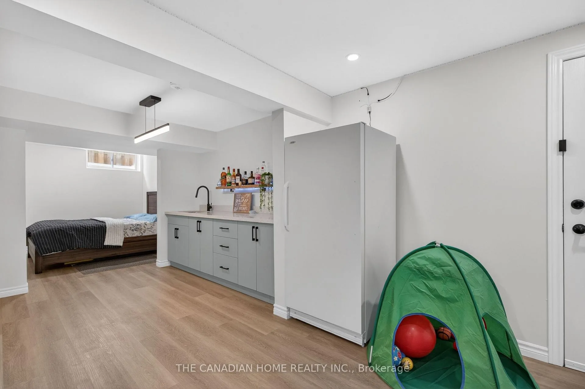 Photo 36 of 339 Kerwood Drive, Cambridge — HOMEH
