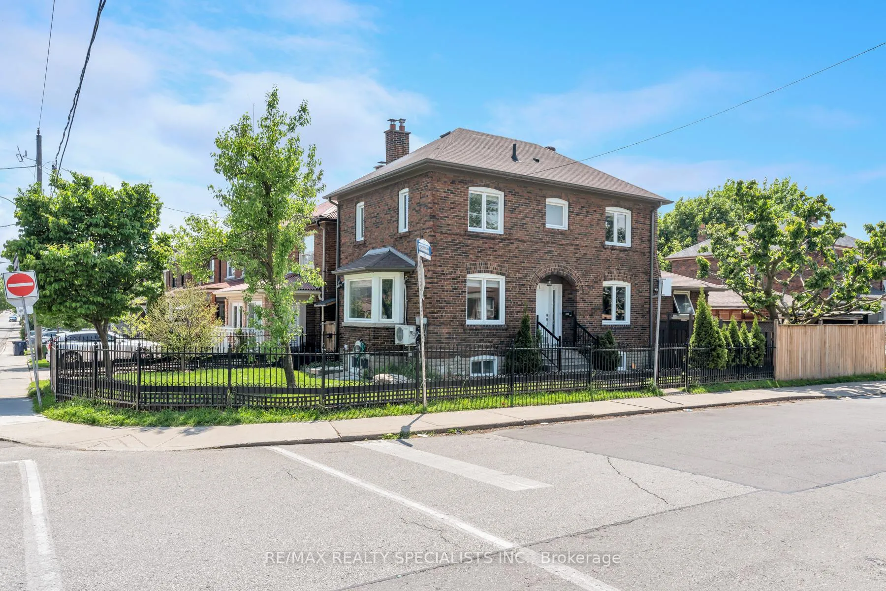 Photo 2 of 290 Westmount Avenue, Toronto, Oakwood Village — HOMEH