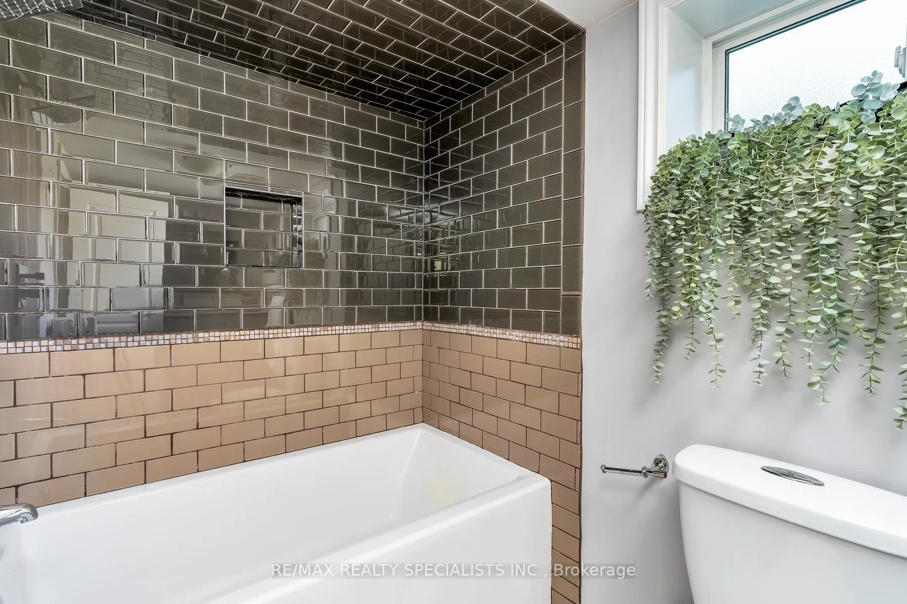 Photo 44 of 290 Westmount Avenue, Toronto, Oakwood Village — HOMEH