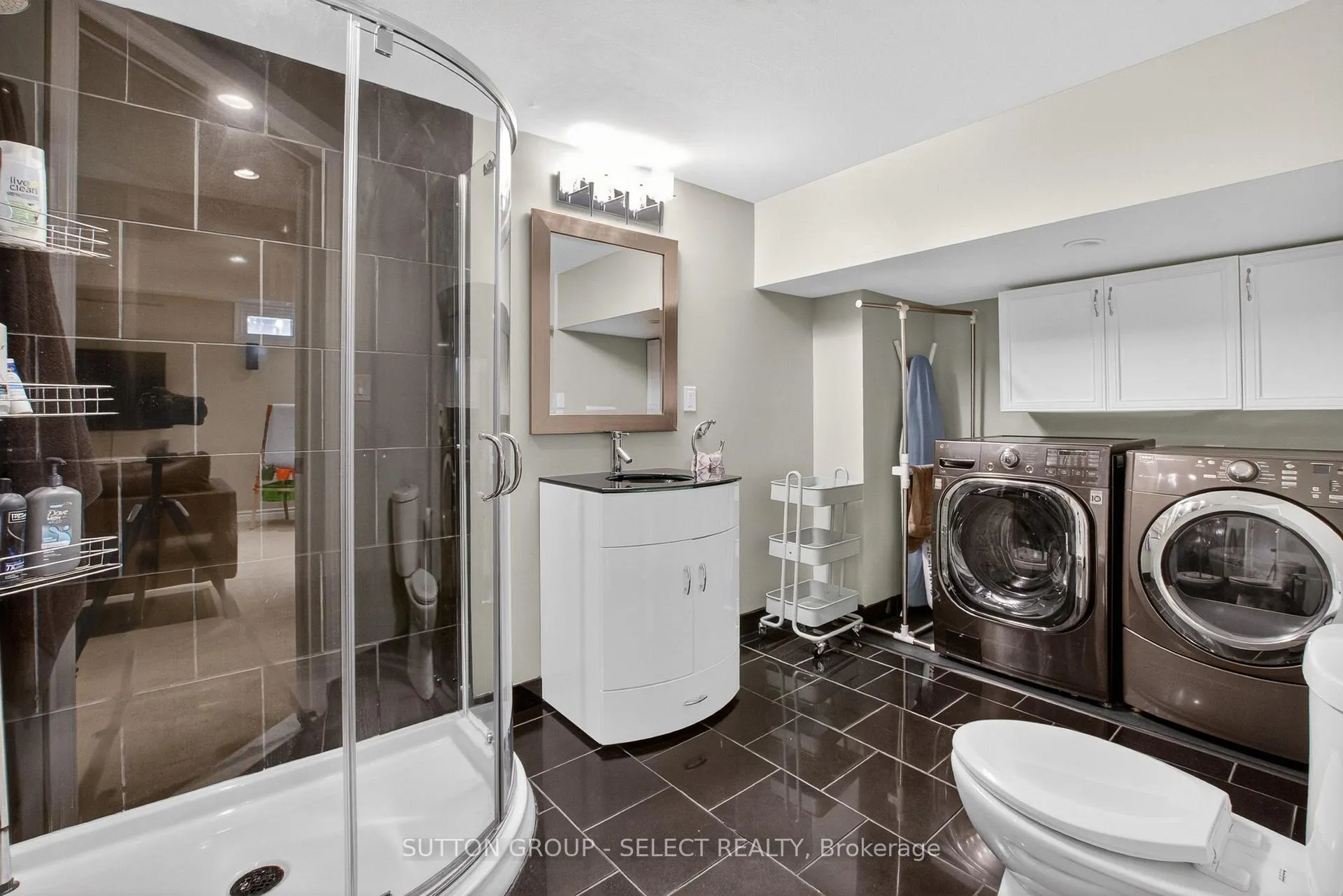 Photo 32 of 574 Cranbrook Road S, London, South M — HOMEH