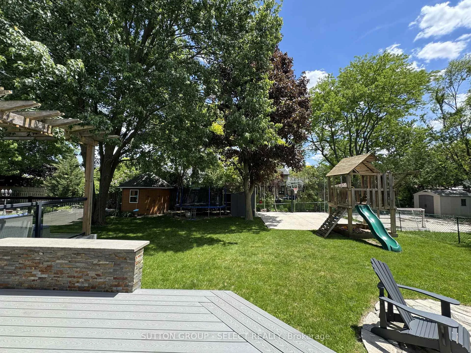 Photo 36 of 574 Cranbrook Road S, London, South M — HOMEH