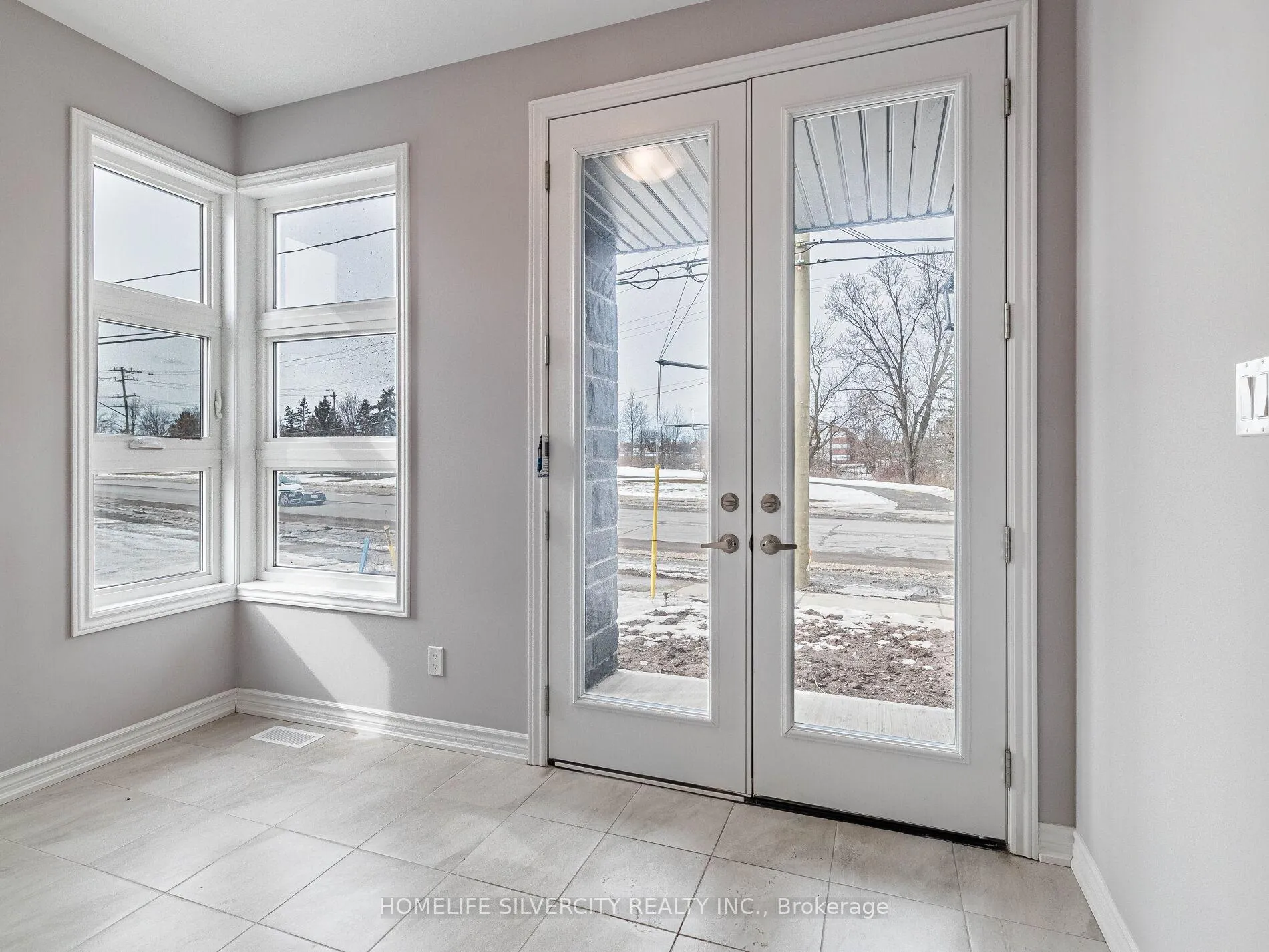 Photo 4 of 215 Southworth Street N, Welland, Lincoln/Crowland — HOMEH