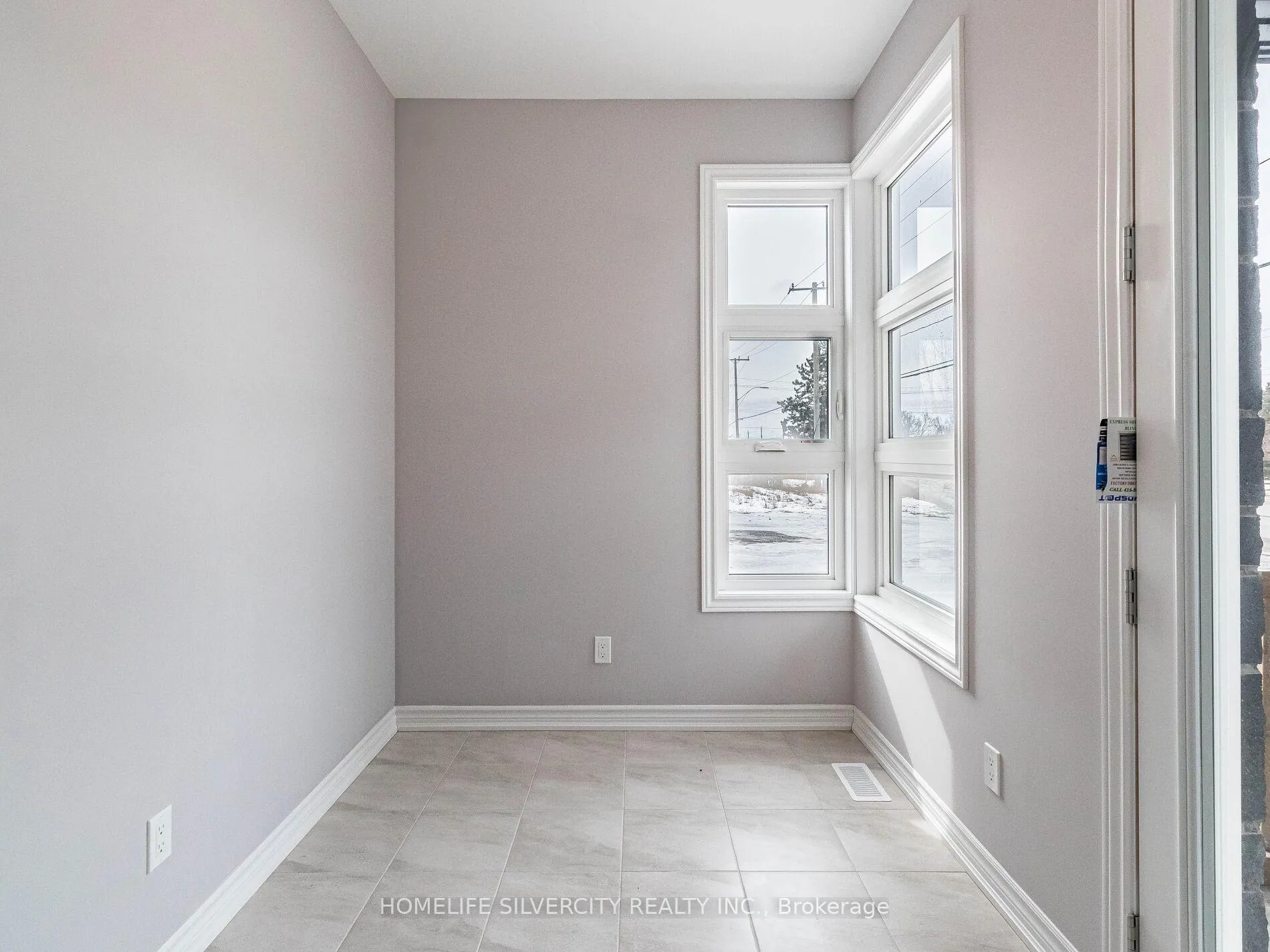 Photo 5 of 215 Southworth Street N, Welland, Lincoln/Crowland — HOMEH