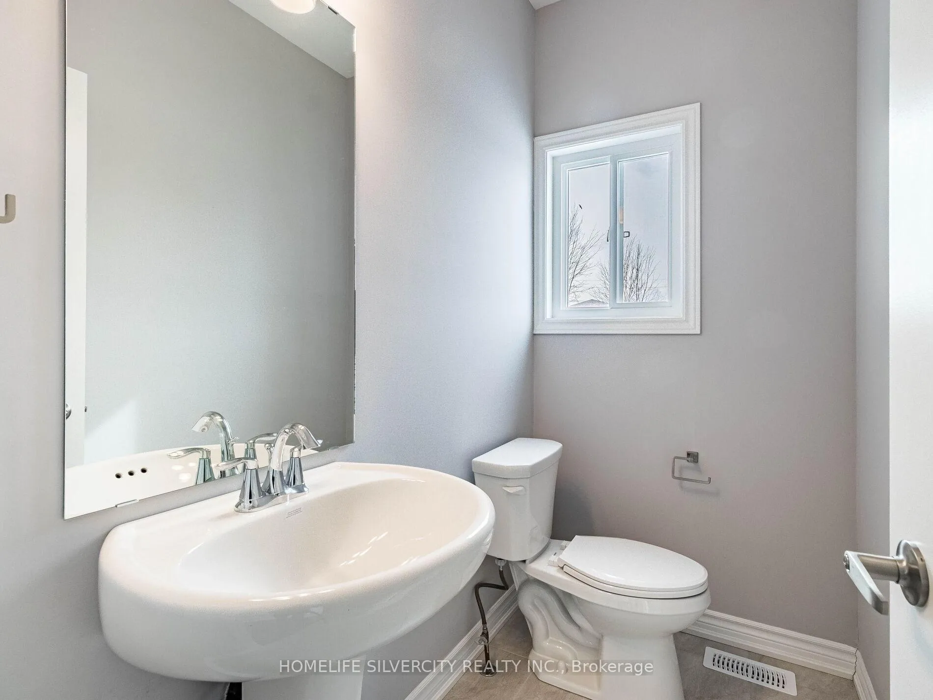 Photo 6 of 215 Southworth Street N, Welland, Lincoln/Crowland — HOMEH