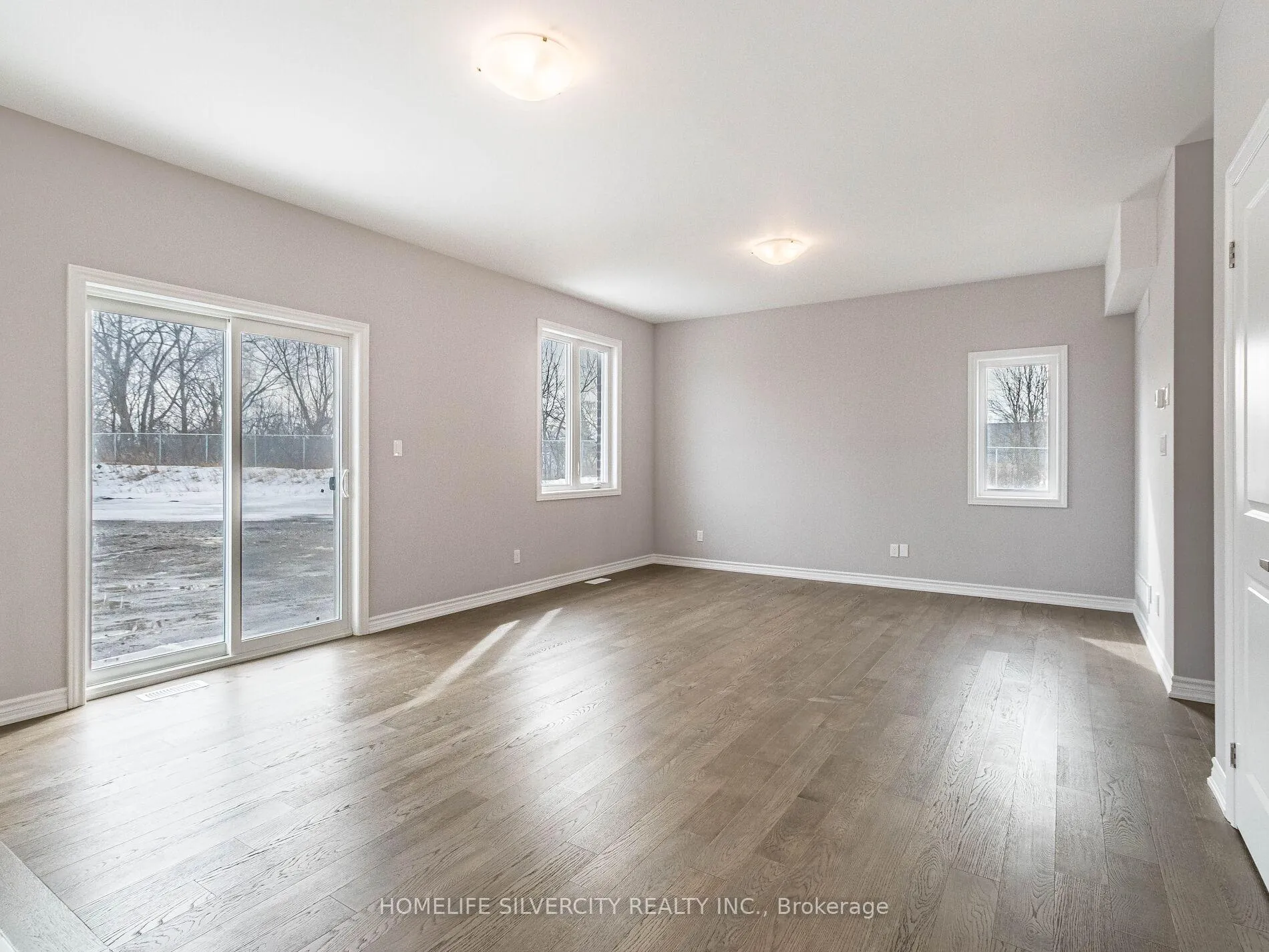 Photo 7 of 215 Southworth Street N, Welland, Lincoln/Crowland — HOMEH