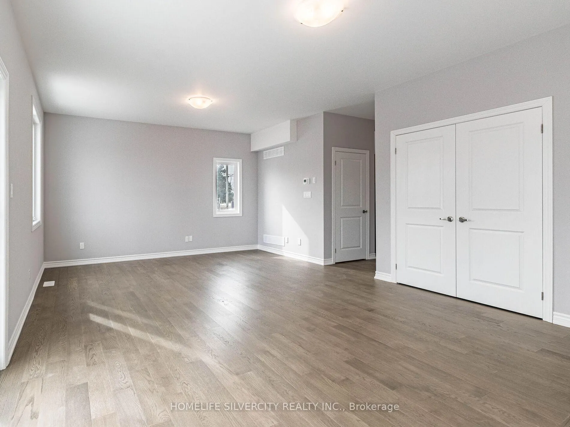 Photo 8 of 215 Southworth Street N, Welland, Lincoln/Crowland — HOMEH