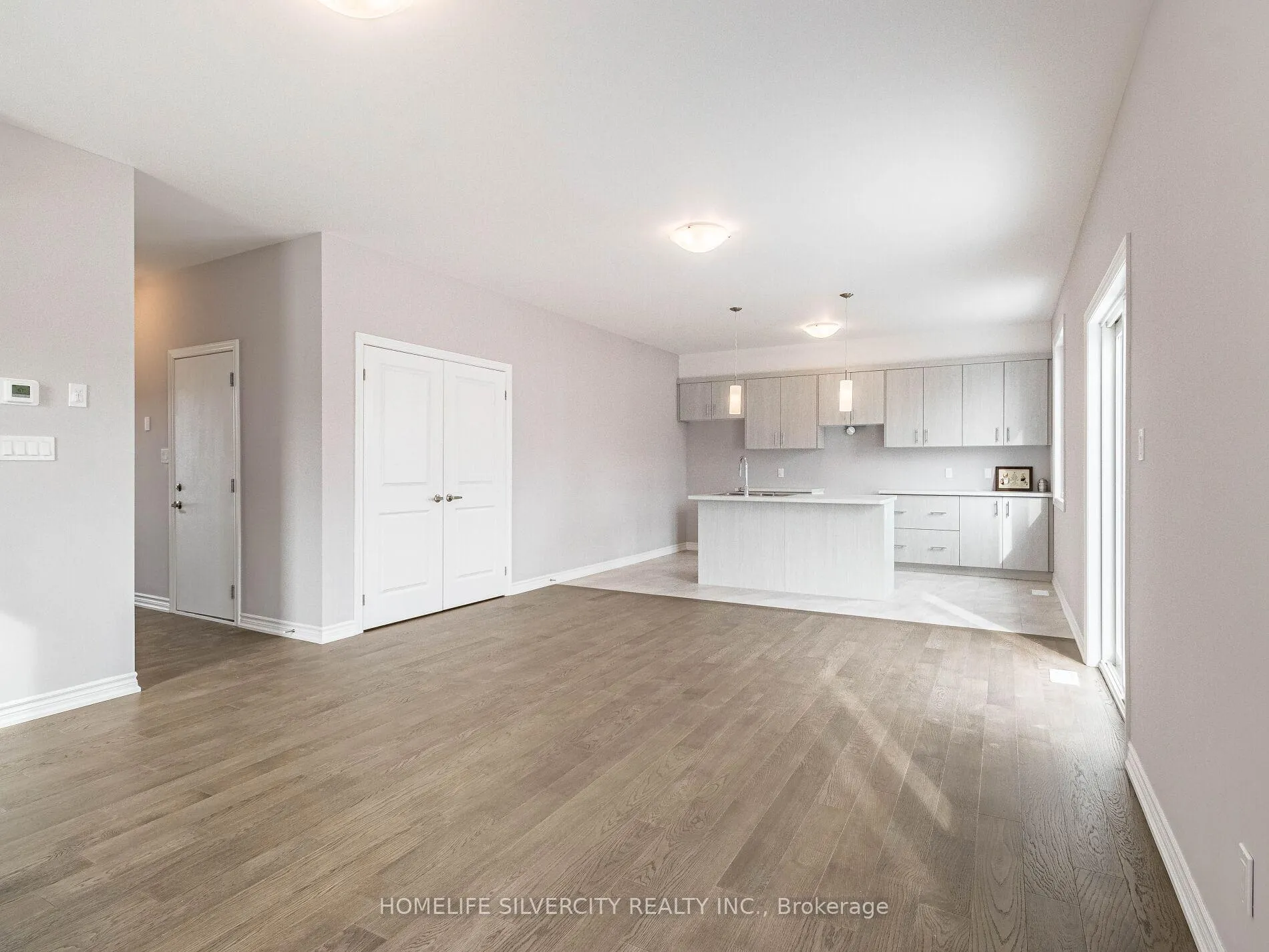 Photo 9 of 215 Southworth Street N, Welland, Lincoln/Crowland — HOMEH