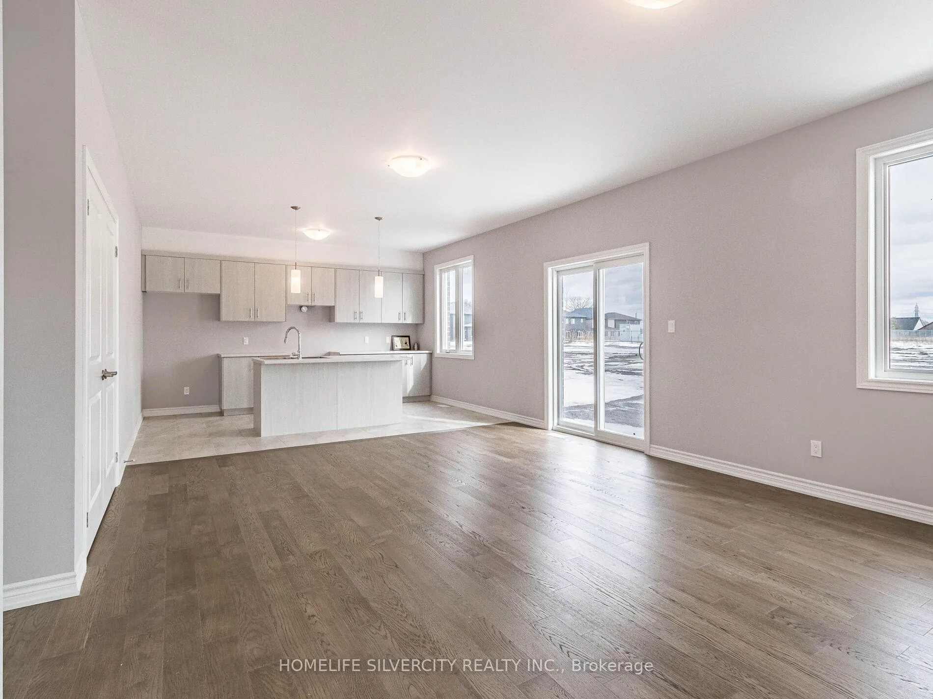 Photo 10 of 215 Southworth Street N, Welland, Lincoln/Crowland — HOMEH