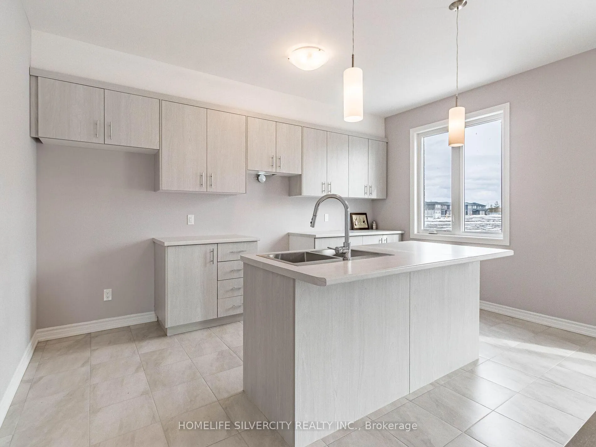 Photo 12 of 215 Southworth Street N, Welland, Lincoln/Crowland — HOMEH