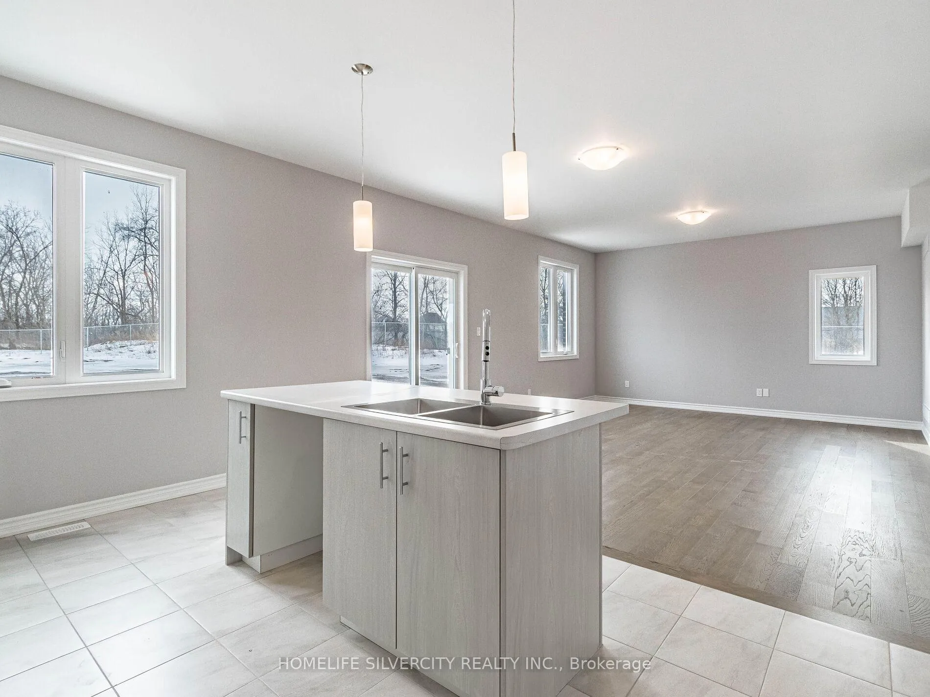 Photo 15 of 215 Southworth Street N, Welland, Lincoln/Crowland — HOMEH