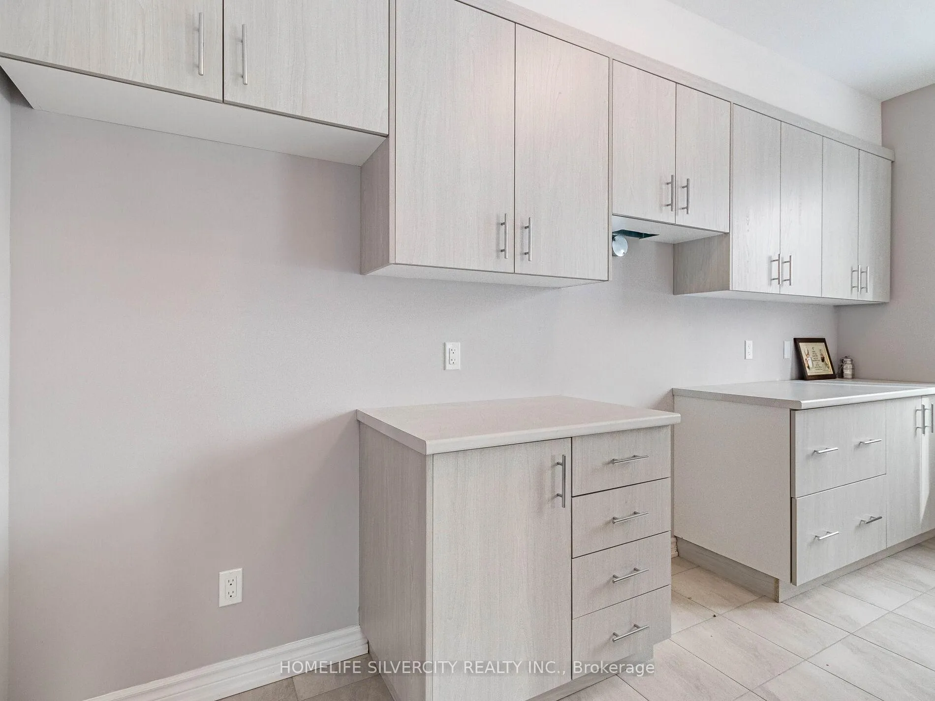 Photo 17 of 215 Southworth Street N, Welland, Lincoln/Crowland — HOMEH