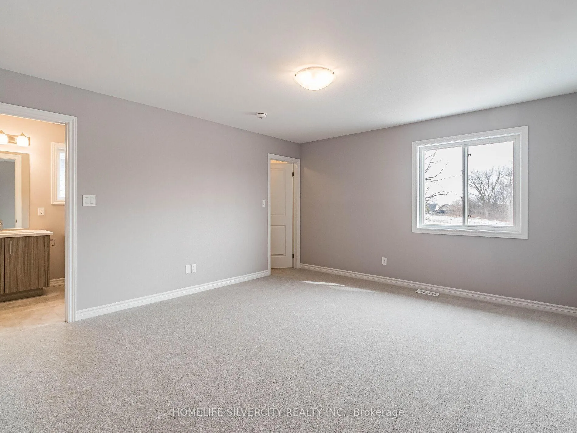 Photo 21 of 215 Southworth Street N, Welland, Lincoln/Crowland — HOMEH