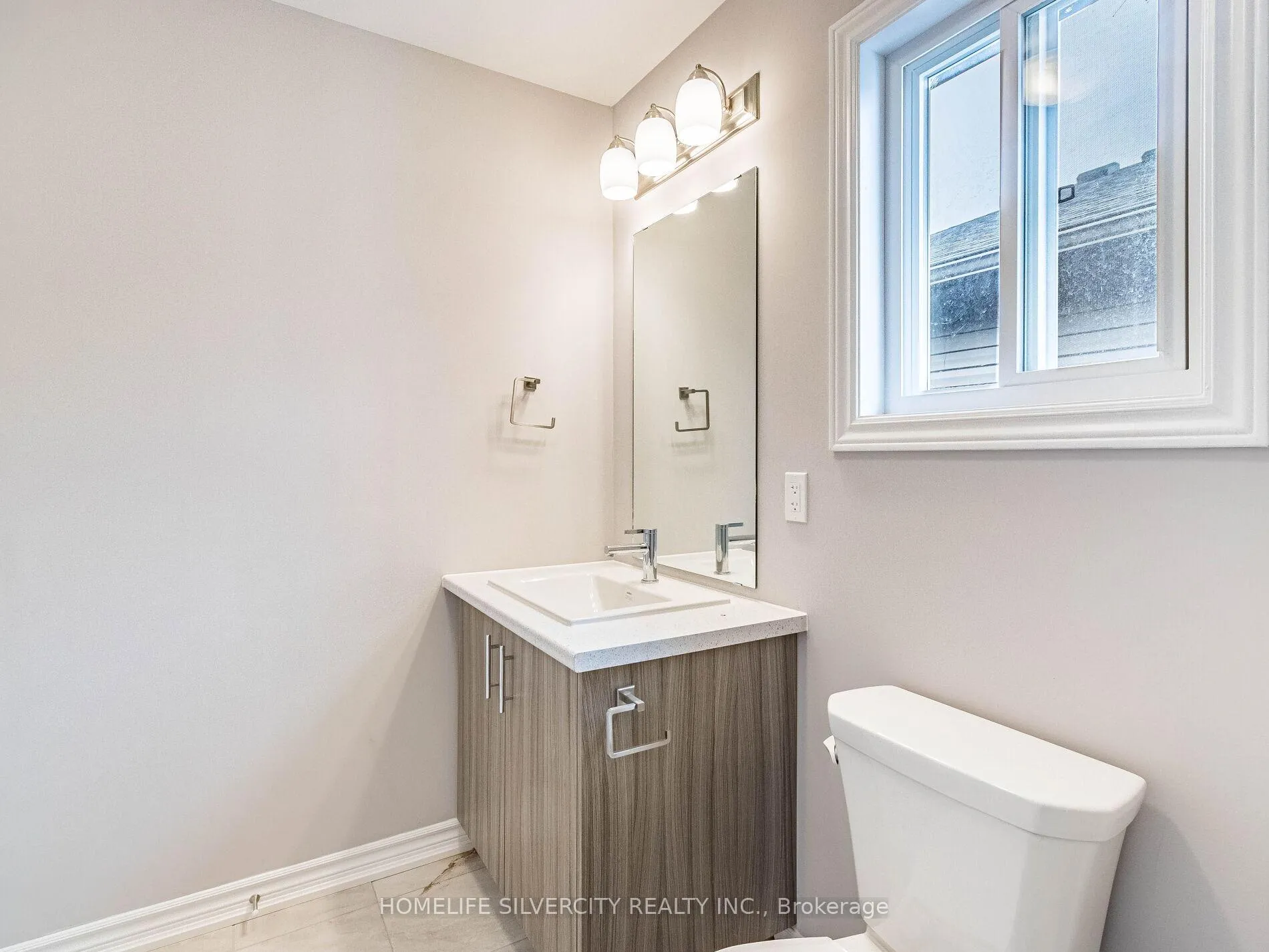 Photo 24 of 215 Southworth Street N, Welland, Lincoln/Crowland — HOMEH