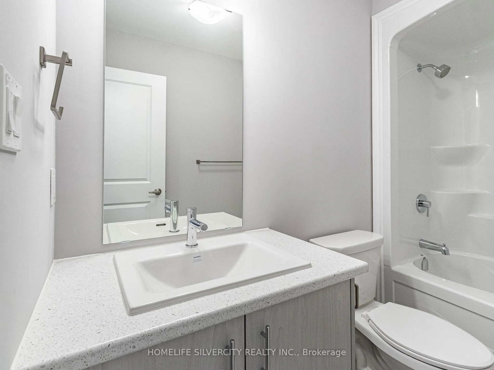 Photo 34 of 215 Southworth Street N, Welland, Lincoln/Crowland — HOMEH