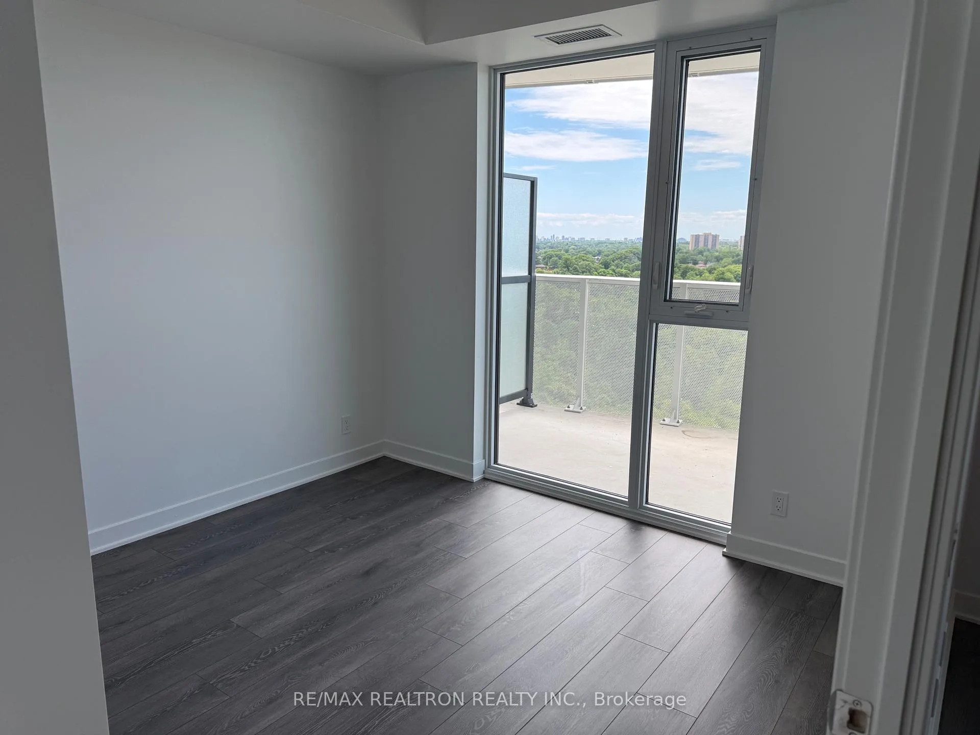 Photo 9 of Unit 1105, 10 Flavelle Trail, Vaughan, Steeles West Industrial — HOMEH