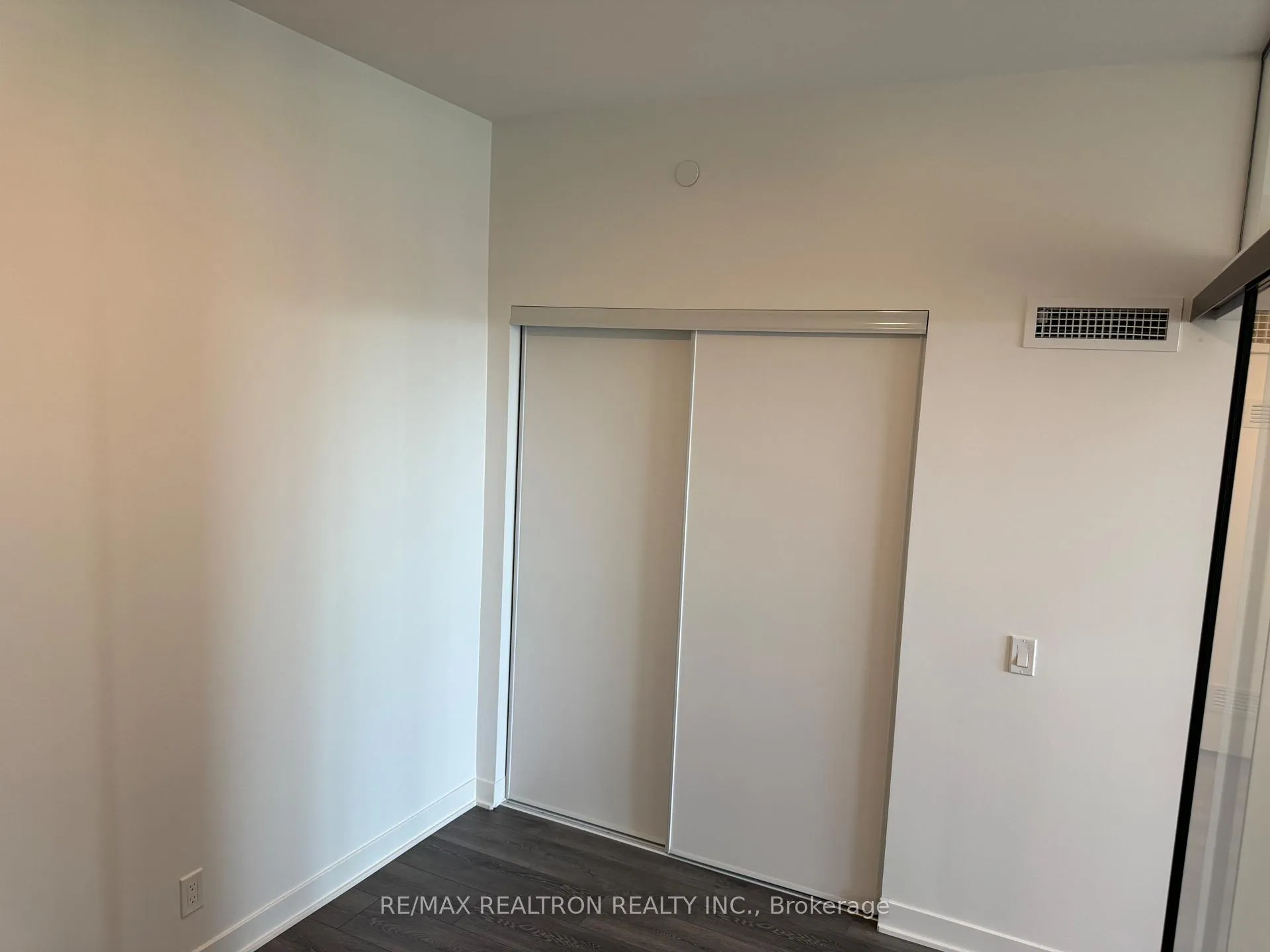 Photo 13 of Unit 1105, 10 Flavelle Trail, Vaughan, Steeles West Industrial — HOMEH