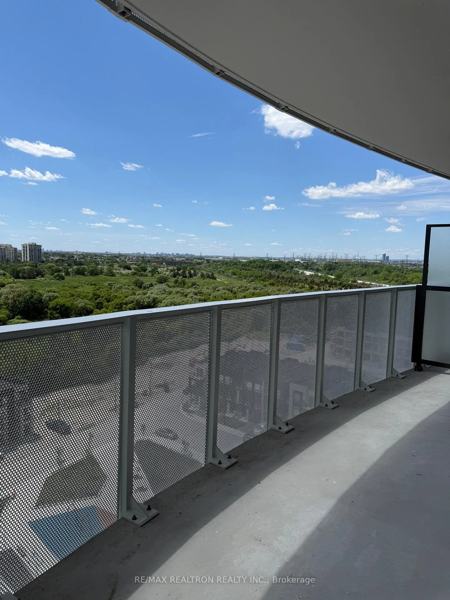 Photo 17 of Unit 1105, 10 Flavelle Trail, Vaughan, Steeles West Industrial — HOMEH