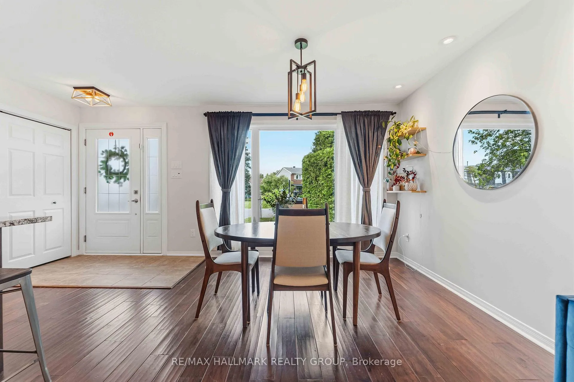 Photo 5 of 352 Mockingbird Drive, Ottawa, Chatelaine Village — HOMEH