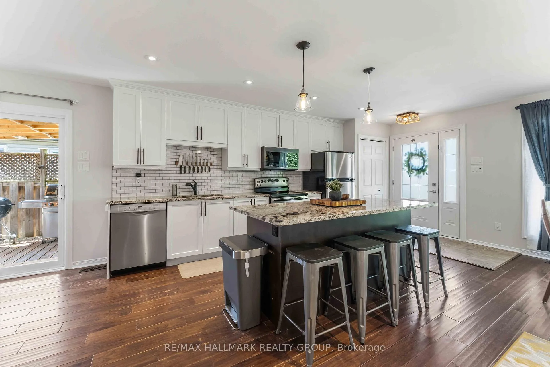 Photo 16 of 352 Mockingbird Drive, Ottawa, Chatelaine Village — HOMEH