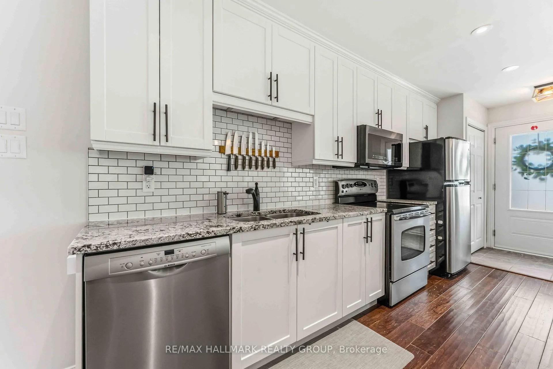 Photo 17 of 352 Mockingbird Drive, Ottawa, Chatelaine Village — HOMEH