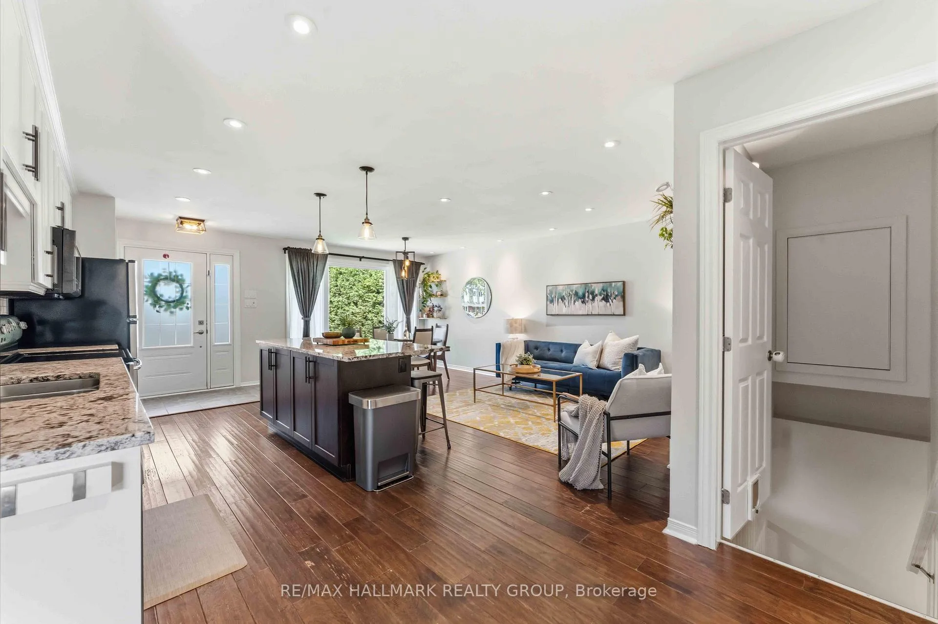 Photo 19 of 352 Mockingbird Drive, Ottawa, Chatelaine Village — HOMEH