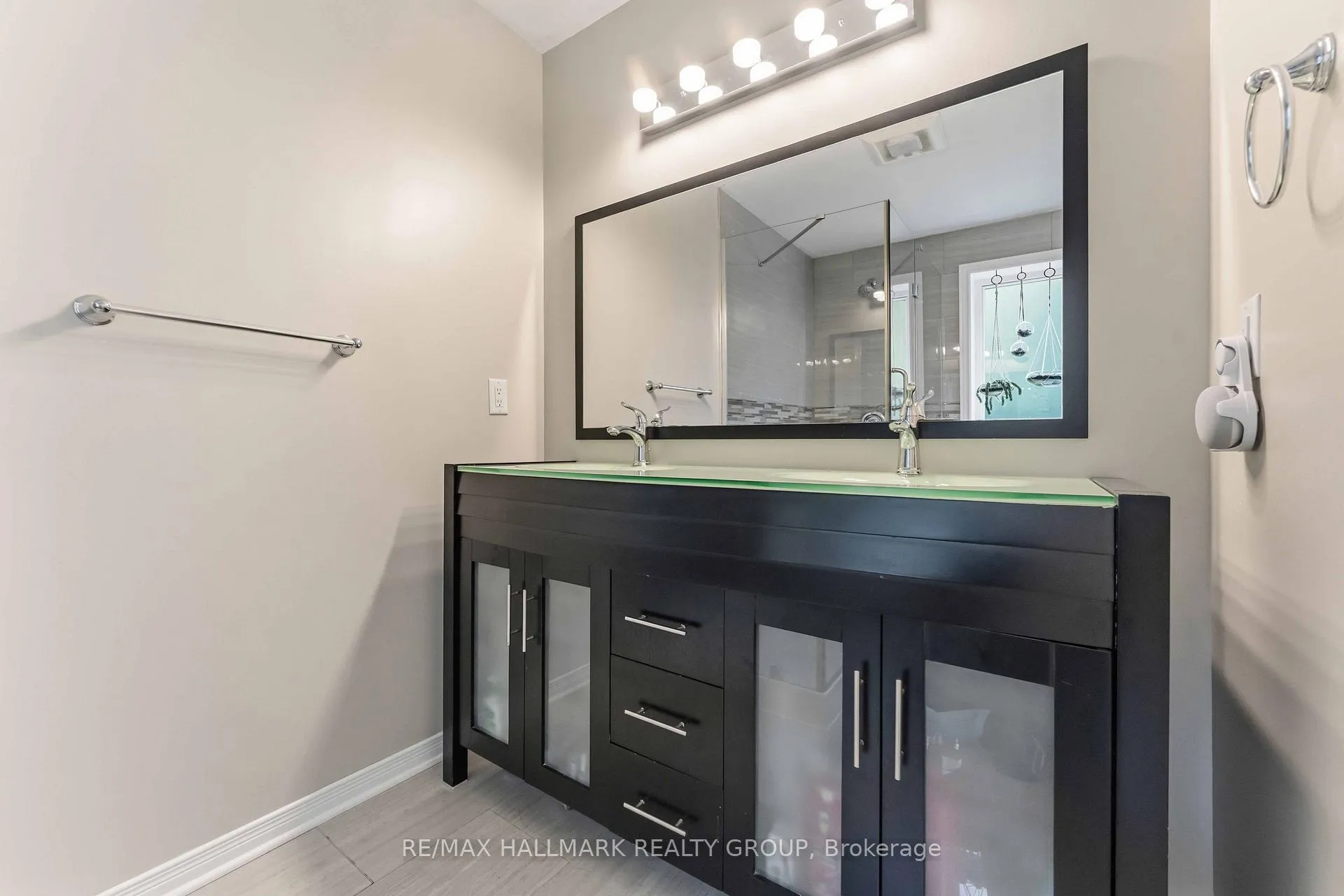 Photo 24 of 352 Mockingbird Drive, Ottawa, Chatelaine Village — HOMEH