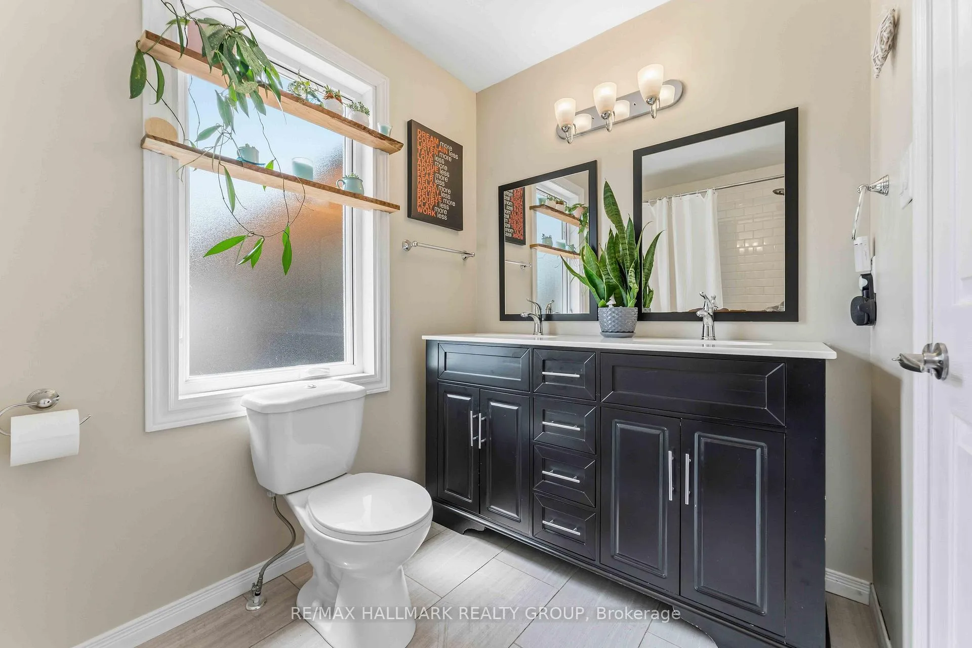 Photo 28 of 352 Mockingbird Drive, Ottawa, Chatelaine Village — HOMEH