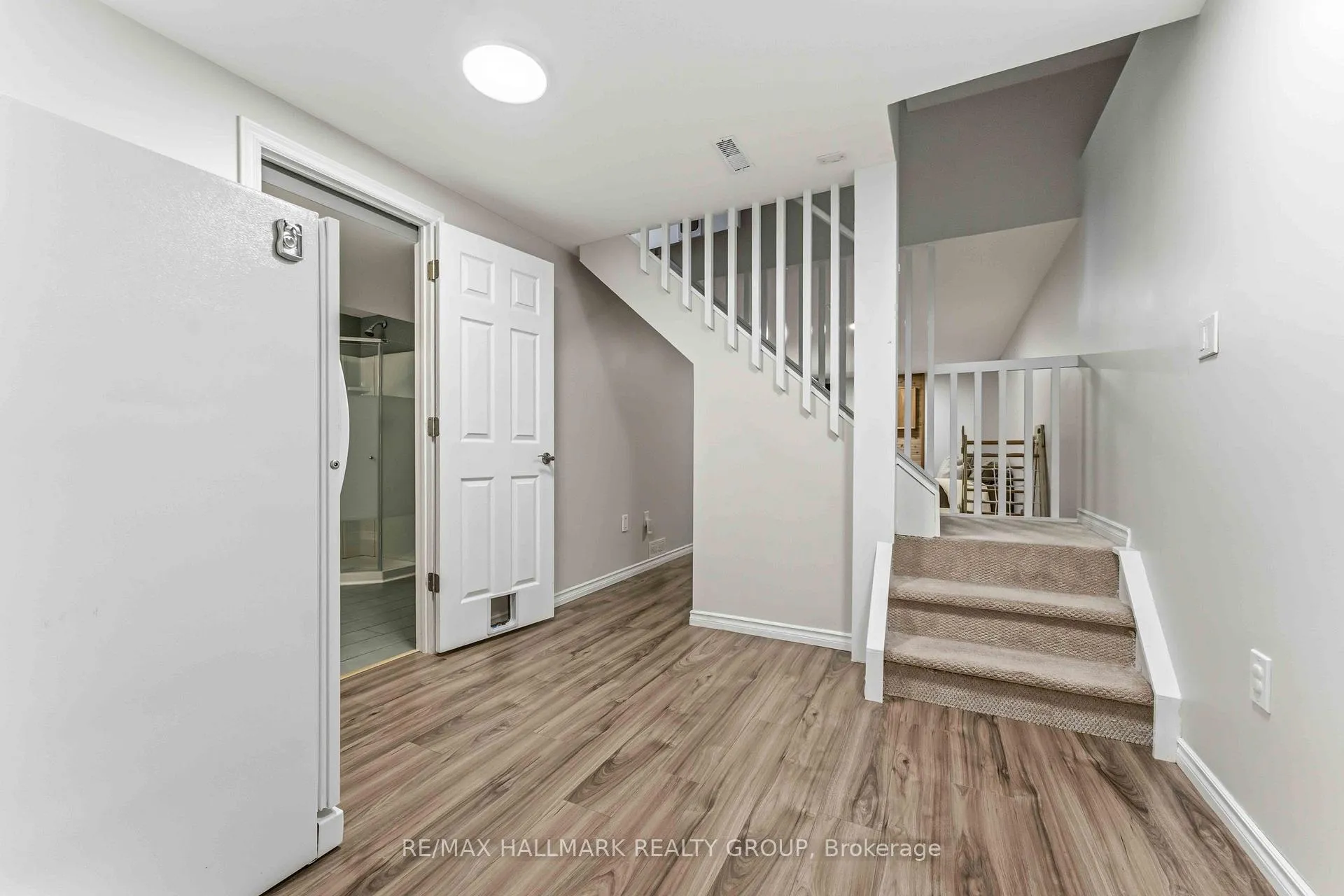 Photo 30 of 352 Mockingbird Drive, Ottawa, Chatelaine Village — HOMEH