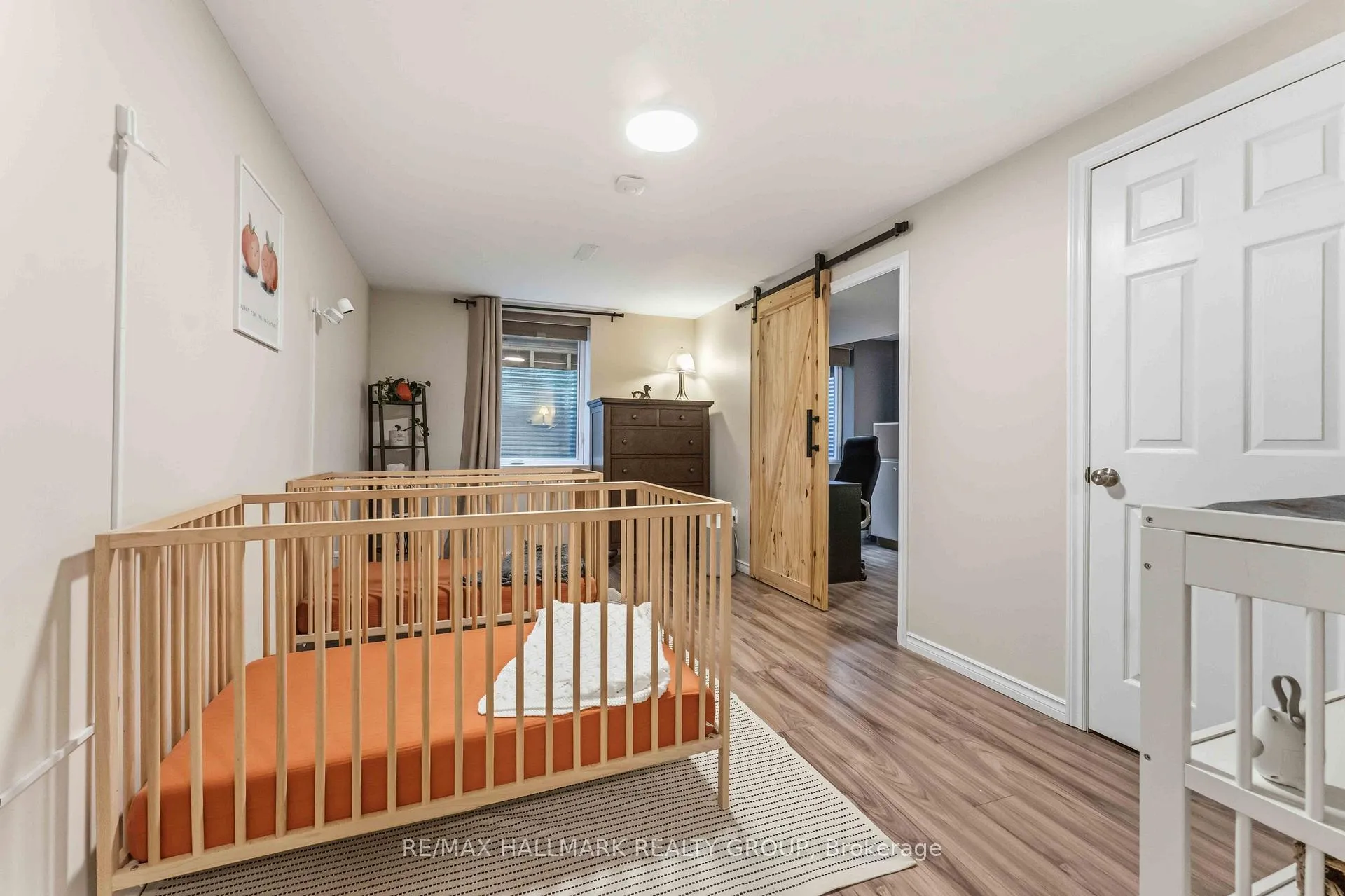 Photo 33 of 352 Mockingbird Drive, Ottawa, Chatelaine Village — HOMEH