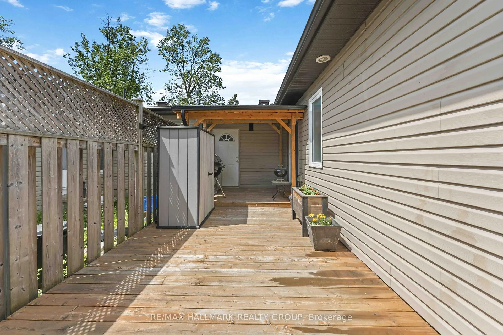 Photo 39 of 352 Mockingbird Drive, Ottawa, Chatelaine Village — HOMEH