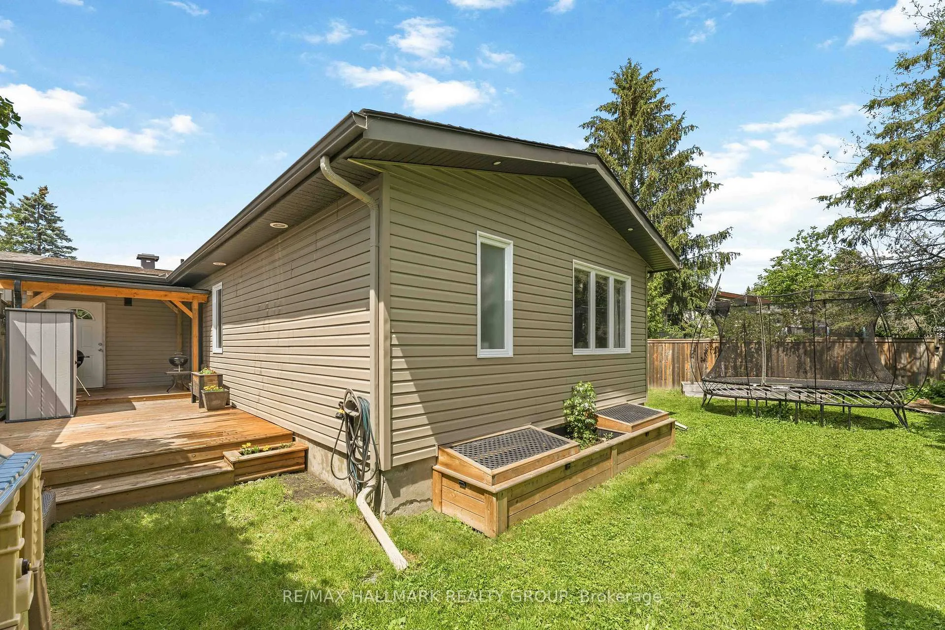 Photo 40 of 352 Mockingbird Drive, Ottawa, Chatelaine Village — HOMEH