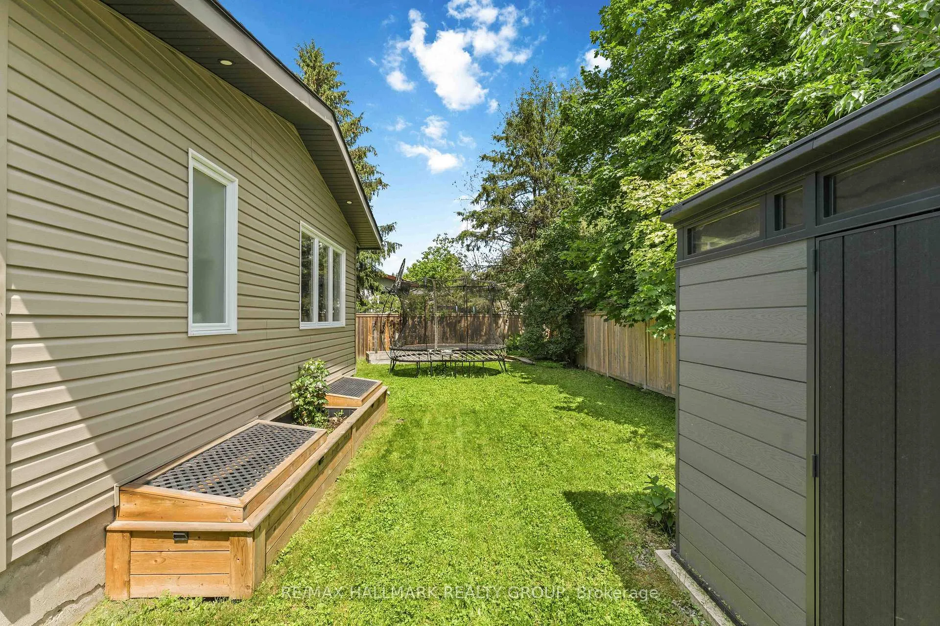 Photo 41 of 352 Mockingbird Drive, Ottawa, Chatelaine Village — HOMEH