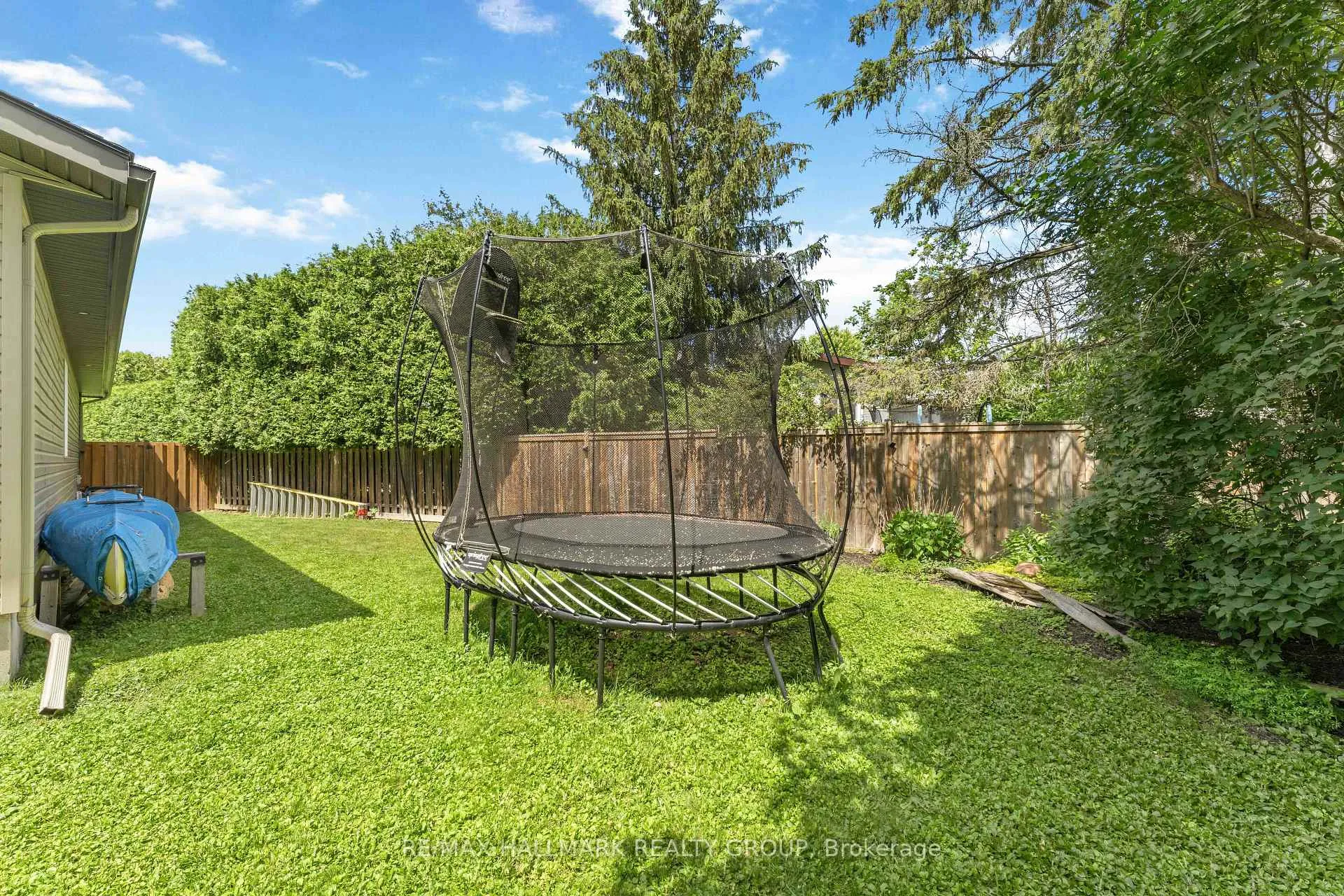 Photo 43 of 352 Mockingbird Drive, Ottawa, Chatelaine Village — HOMEH