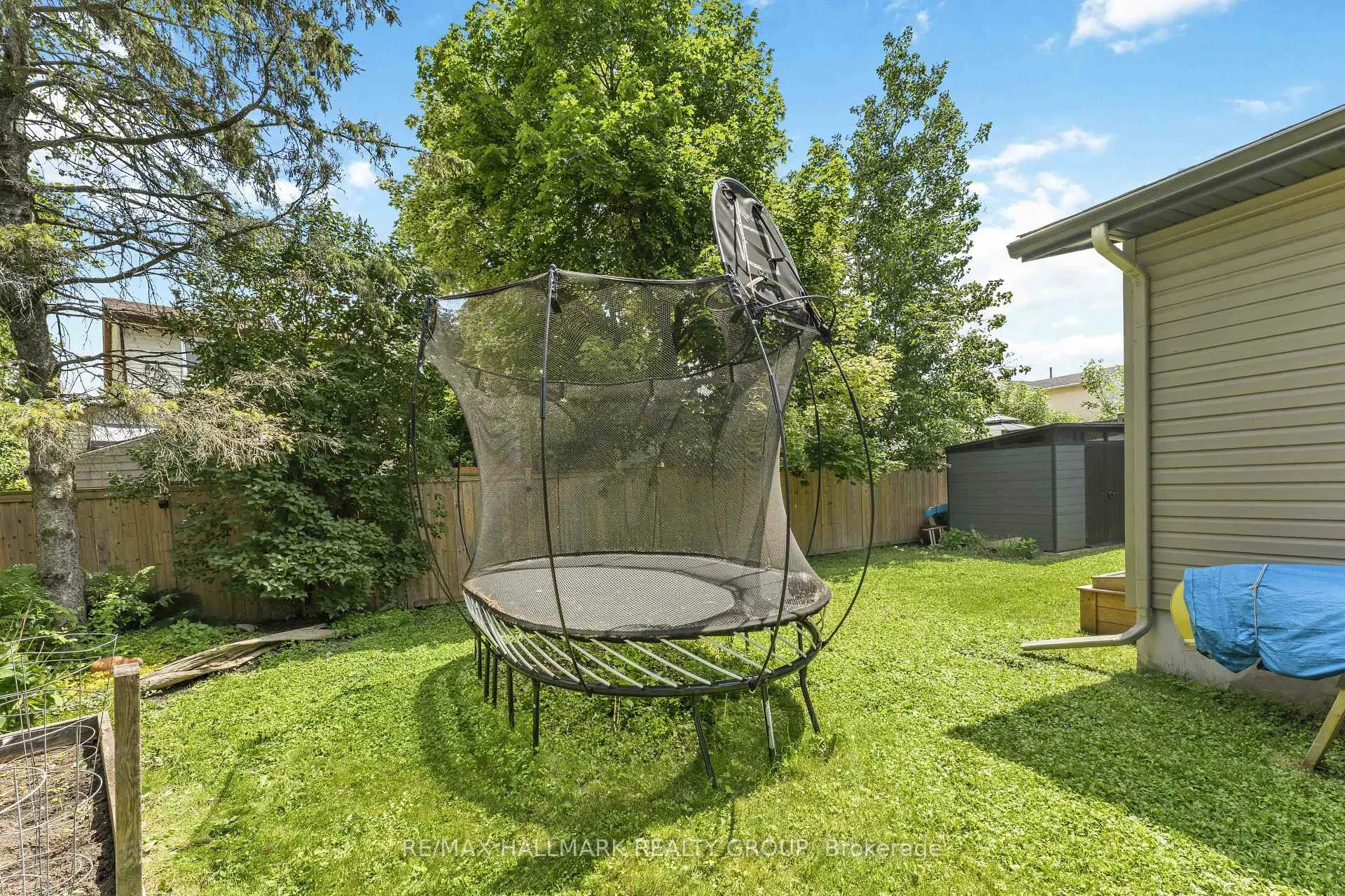 Photo 44 of 352 Mockingbird Drive, Ottawa, Chatelaine Village — HOMEH