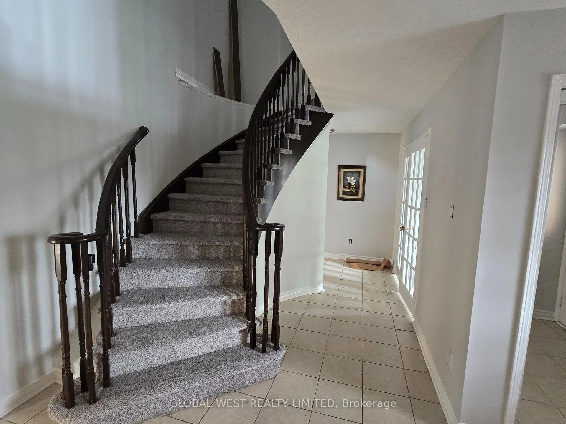 Photo 4 of 18 Samson Court, Brampton, Fletcher's Creek South — HOMEH