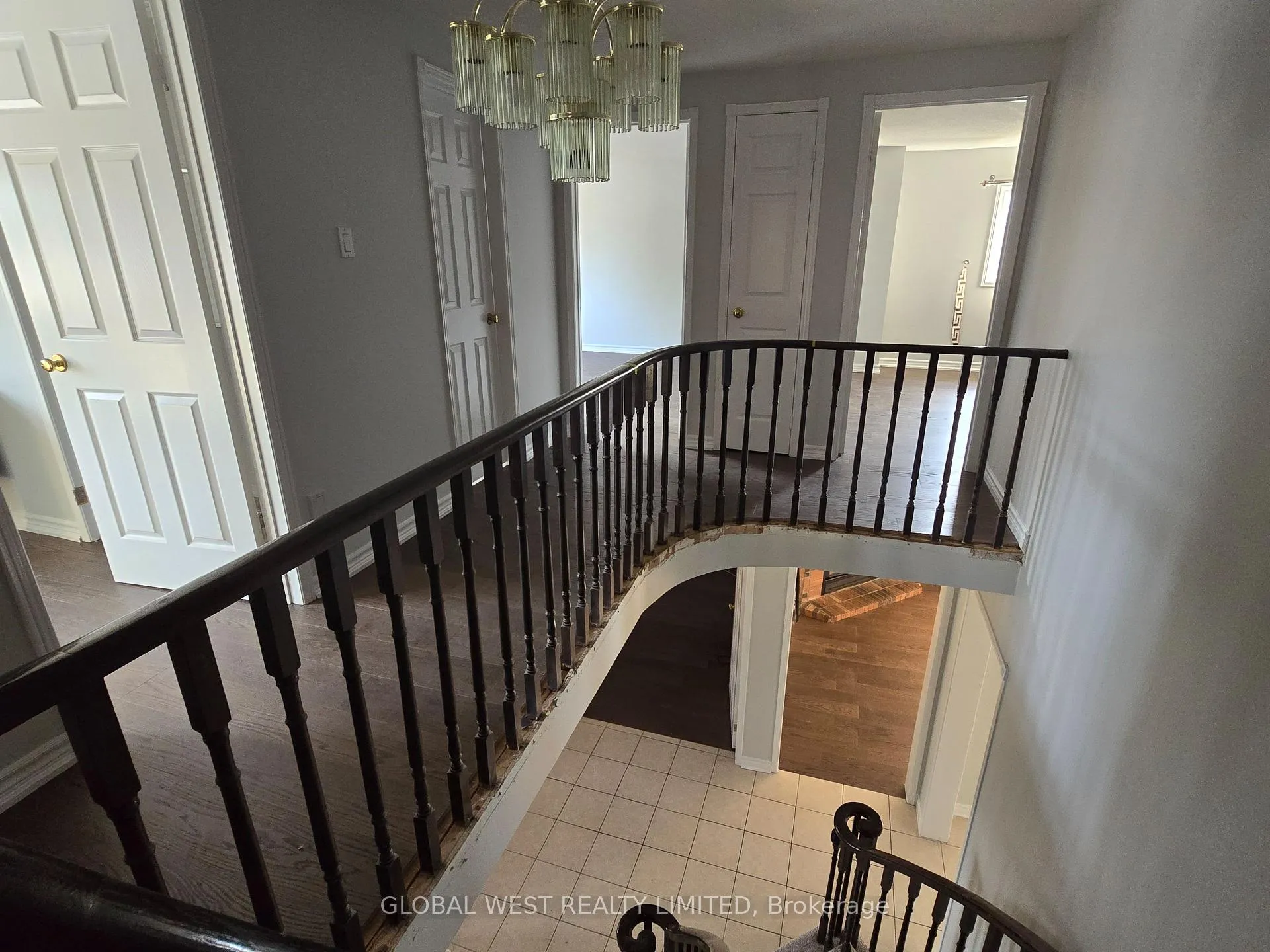 Photo 5 of 18 Samson Court, Brampton, Fletcher's Creek South — HOMEH