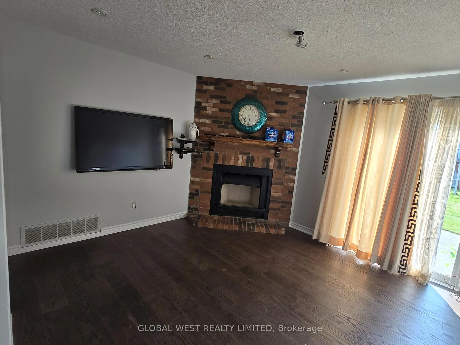 Photo 8 of 18 Samson Court, Brampton, Fletcher's Creek South — HOMEH
