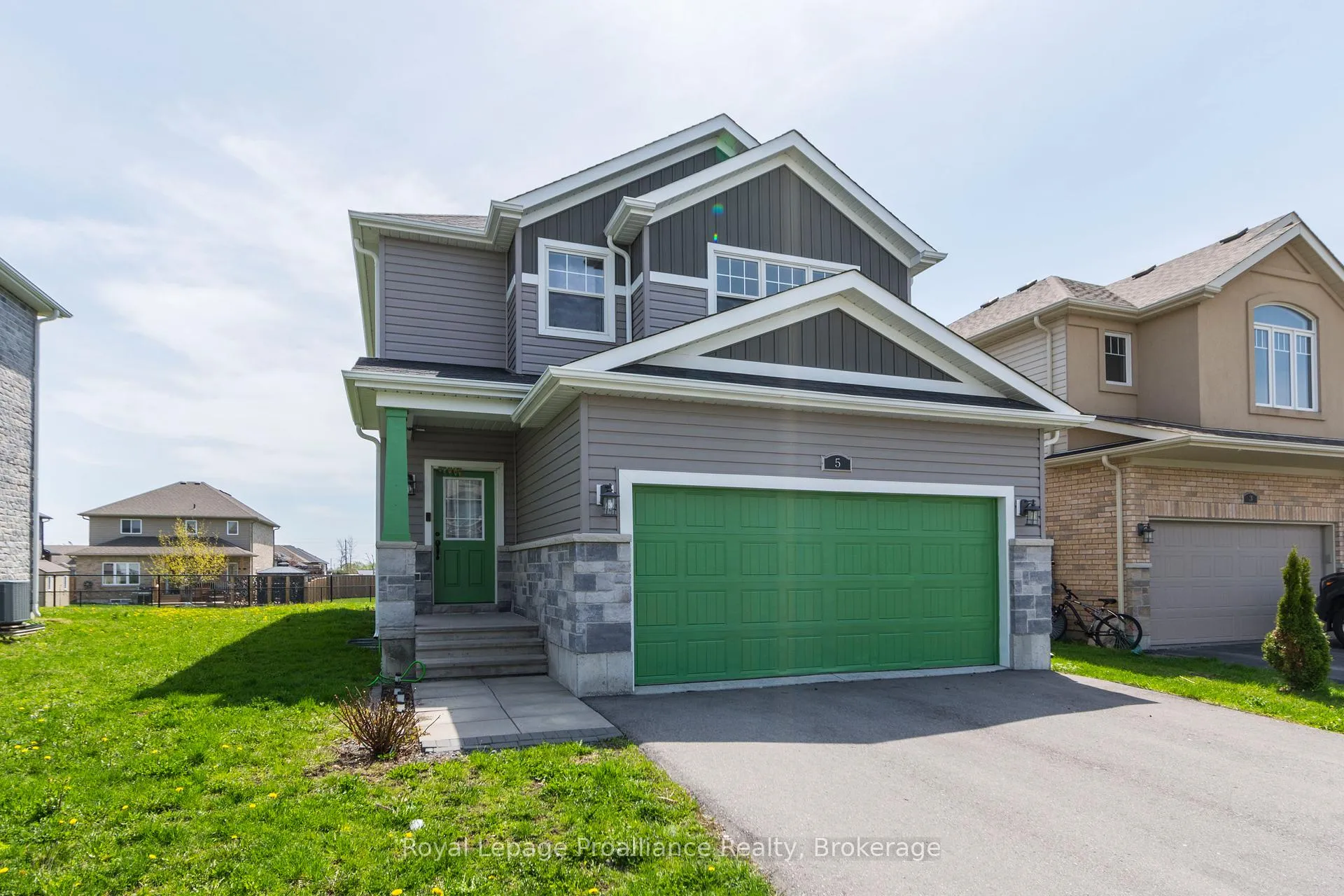 Front of 5 Cottonwood Drive