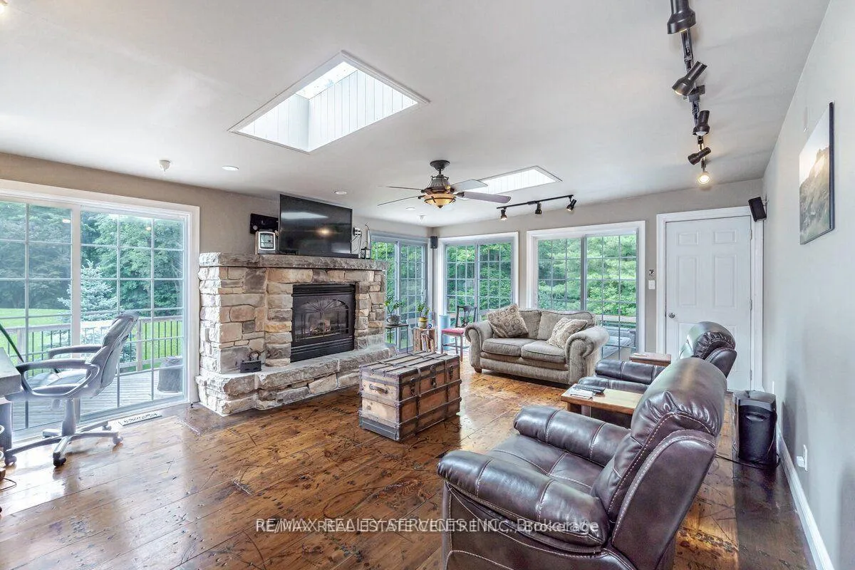 Photo 12 of 104 Kennedy Road, Caledon, Cheltenham — HOMEH
