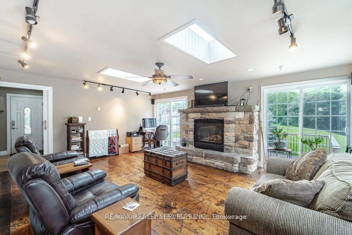 Photo 13 of 104 Kennedy Road, Caledon, Cheltenham — HOMEH