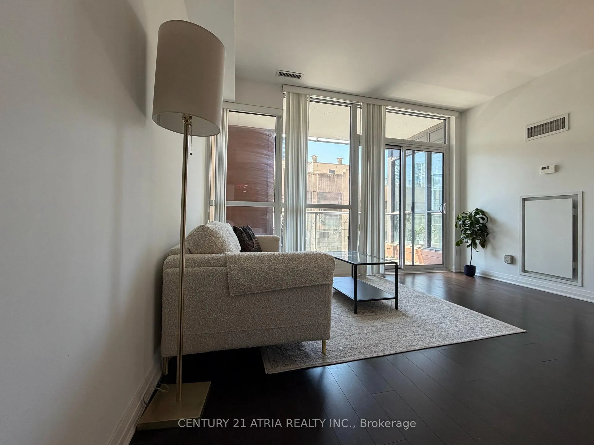 Photo 4 of Unit 1906, 8 Mercer Street, Toronto, Waterfront Communities — HOMEH