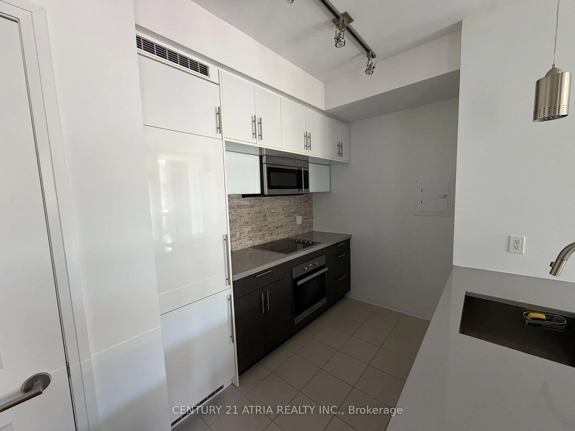 Photo 9 of Unit 1906, 8 Mercer Street, Toronto, Waterfront Communities — HOMEH
