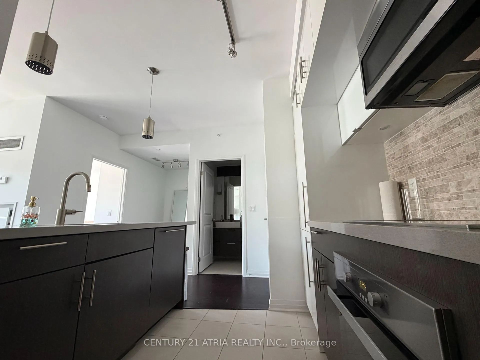 Photo 10 of Unit 1906, 8 Mercer Street, Toronto, Waterfront Communities — HOMEH