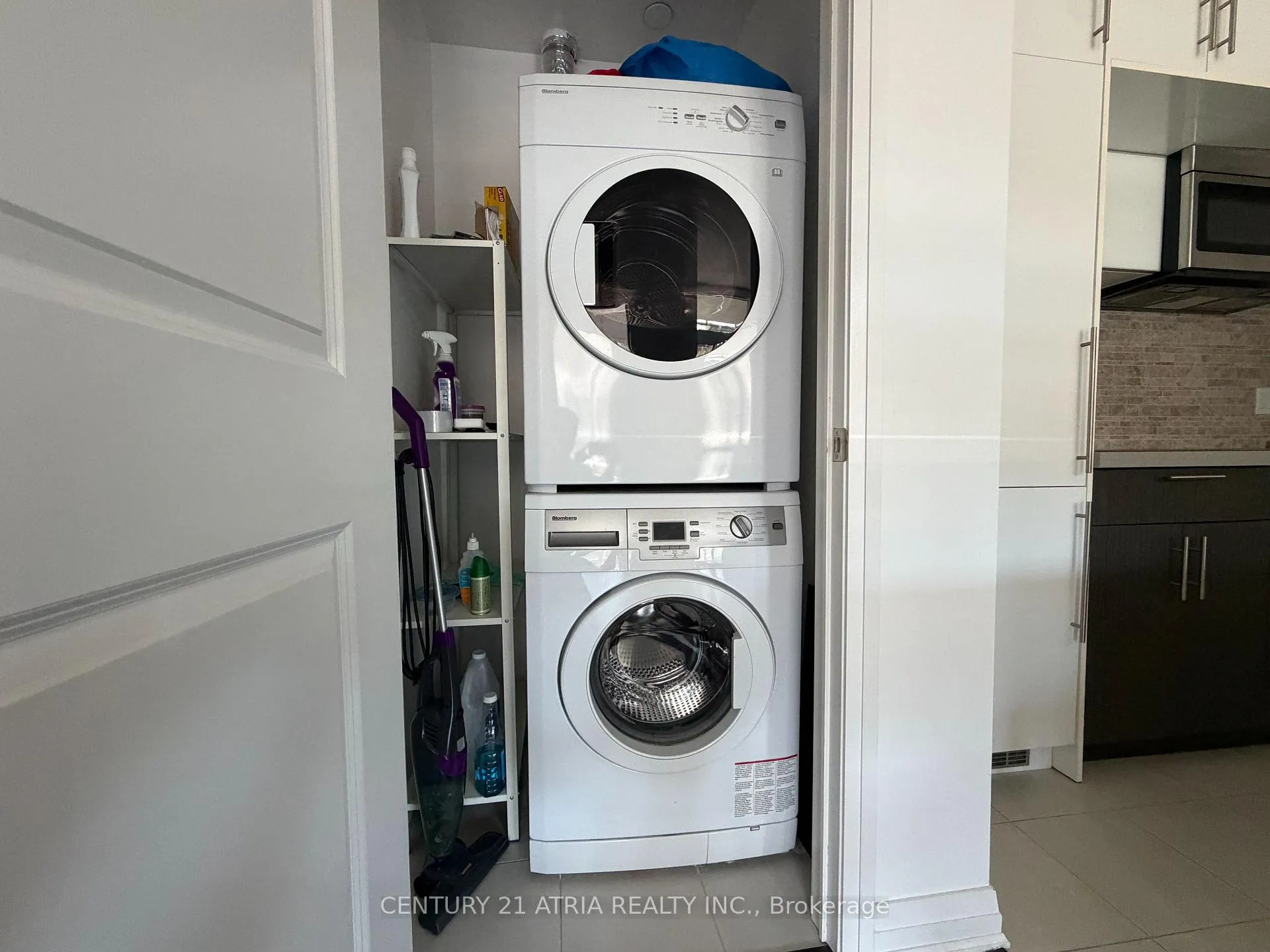 Photo 15 of Unit 1906, 8 Mercer Street, Toronto, Waterfront Communities — HOMEH