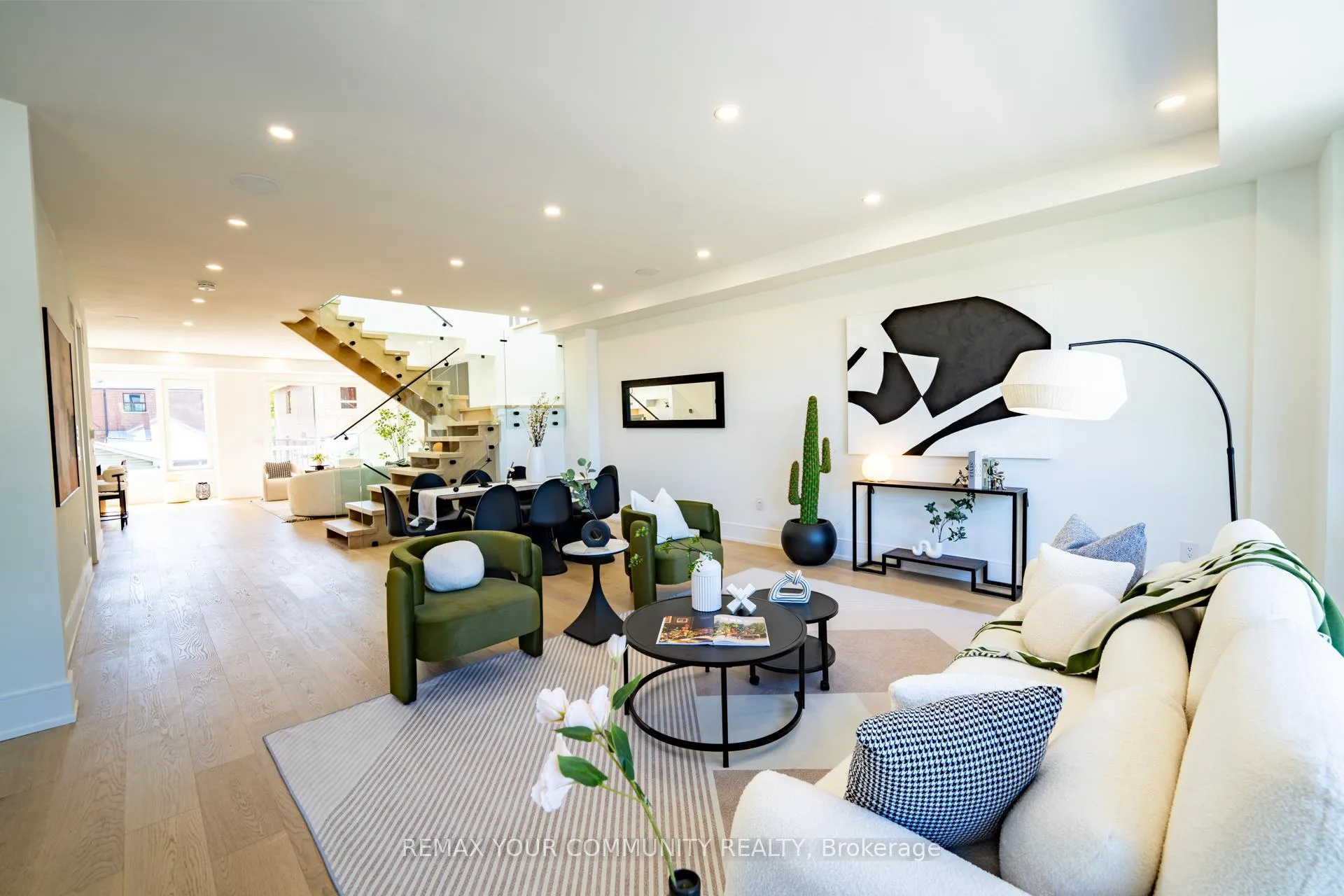 Photo 3 of 360 Woodmount Avenue, Toronto, East York — HOMEH